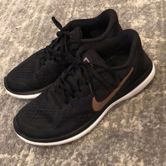 Nike Shoes - Nike flex running shoes size 8